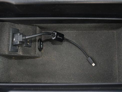 Used 2013 Mercedes-Benz SL 550 image 34