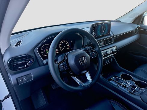 New 2025 Honda Pilot EX-L image 9