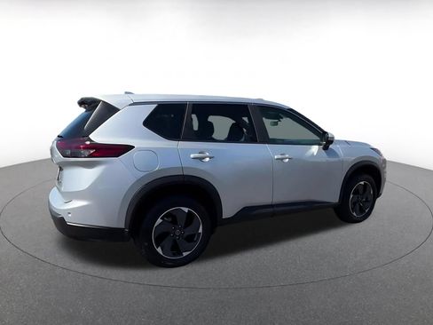 Used 2025 Nissan Rogue SV AWD/4WD image 14
