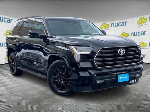 Used 2024 Toyota Sequoia SR5 image 1