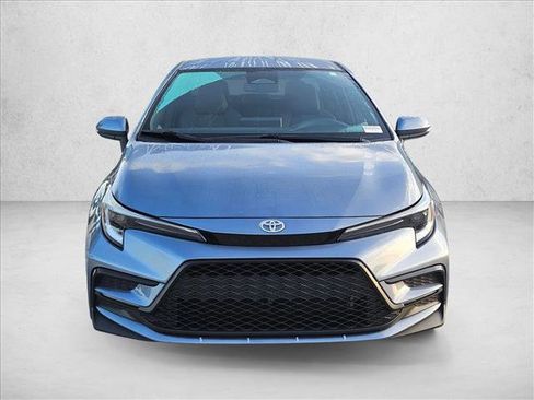 Used 2024 Toyota Corolla SE FWD image 2