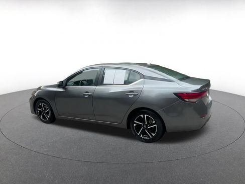 Used 2025 Nissan Sentra SV FWD image 8