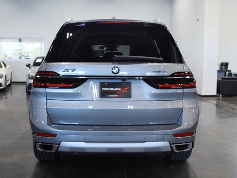 Used 2025 BMW X7 xDrive40i w/ Premium Package AWD/4WD image 5