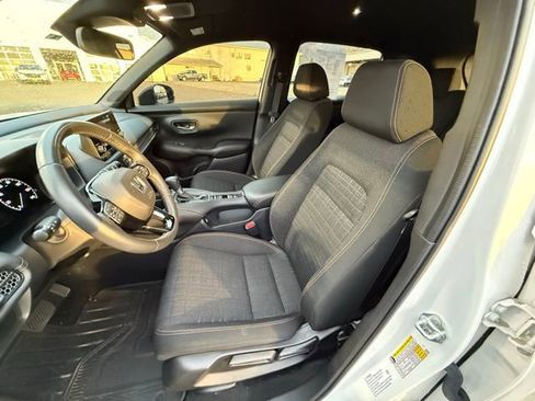 Used 2023 Honda HR-V Sport image 10