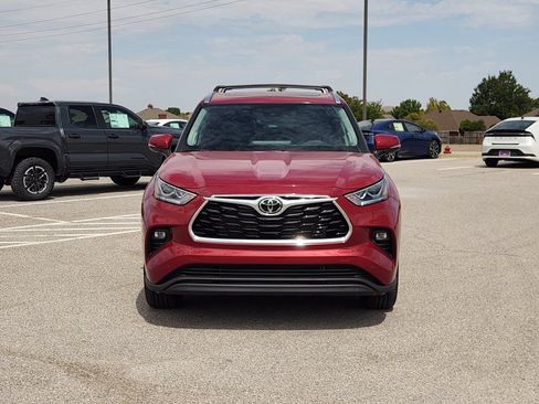 New 2026 Toyota Highlander Limited AWD/4WD image 6