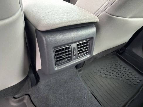 Used 2022 Toyota Camry XSE image 25