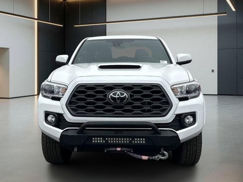 Used 2022 Toyota Tacoma TRD Sport w/ Technology Package AWD/4WD image 5