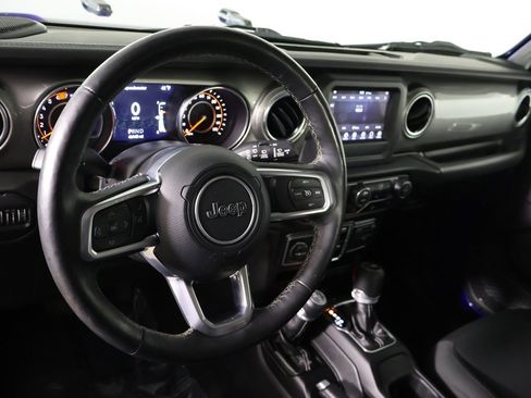 Used 2020 Jeep Wrangler Unlimited Sahara w/ LED Lighting Group image 20