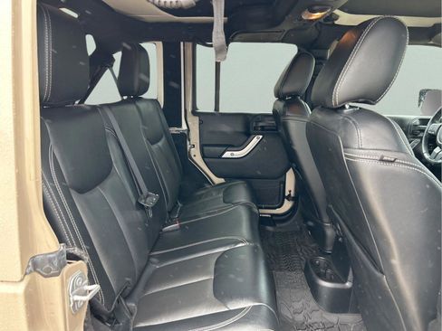 Certified 2016 Jeep Wrangler Unlimited Rubicon w/ Dual Top Group image 12