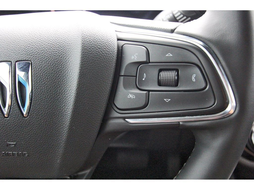 Used 2025 Buick Envista Sport Touring w/ Convenience I Package FWD image 16