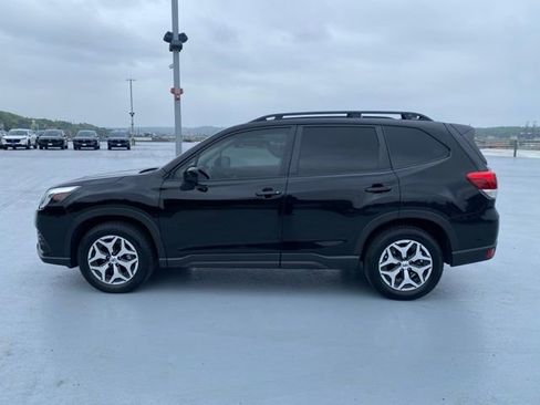Used 2024 Subaru Forester Premium AWD/4WD image 5