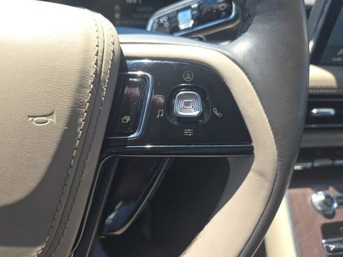 Used 2023 Lincoln Aviator Reserve w/ Equipment Group 201A AWD/4WD image 33