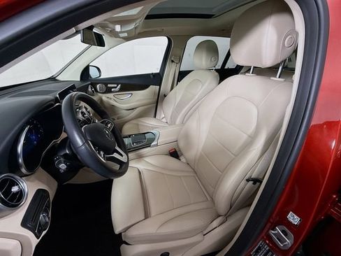 Used 2021 Mercedes-Benz GLC 300 4MATIC image 22