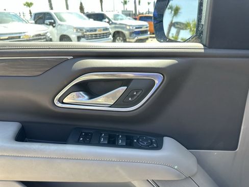 Used 2024 Chevrolet Suburban LT image 21