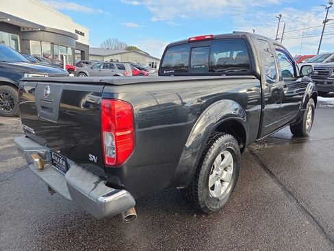 Used 2012 Nissan Frontier SV image 5