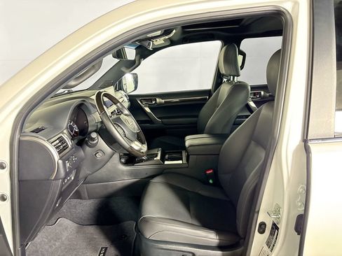 Used 2023 Lexus GX 460 Premium w/ Premium Package AWD/4WD image 11