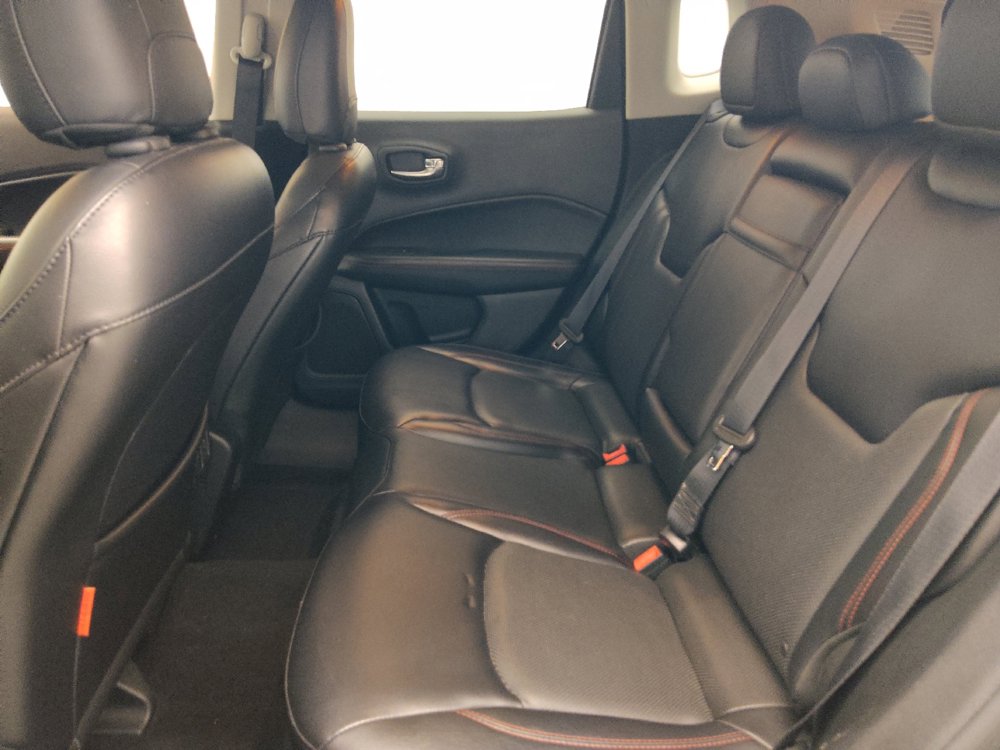 Used 2017 Jeep Compass Trailhawk w/ Leather Interior Group AWD/4WD image 18