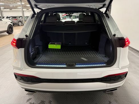 Used 2025 Audi Q5 Premium Plus w/ Premium Plus AWD/4WD image 20