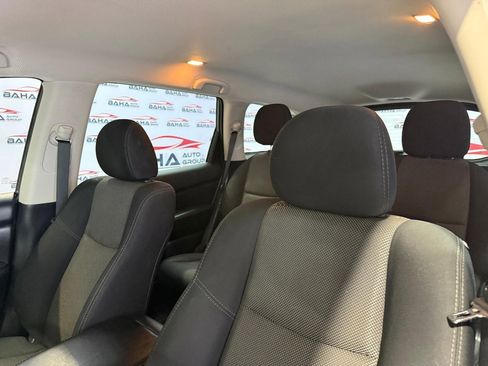 Used 2019 Nissan Pathfinder SV image 23