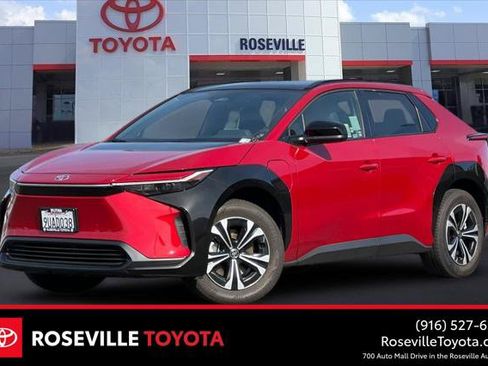 Certified 2025 Toyota bZ4X FWD image 1