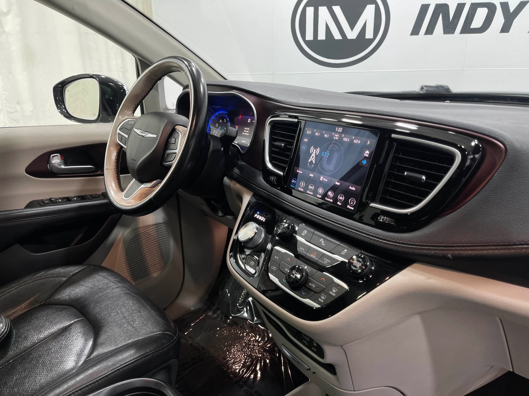 Used 2019 Chrysler Pacifica Limited FWD image 20