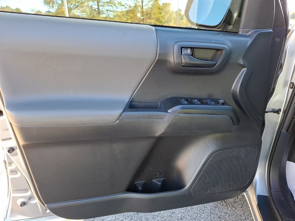 Used 2023 Toyota Tacoma SR AWD/4WD image 11