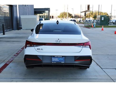 Certified 2025 Hyundai Elantra SEL image 8
