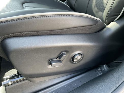 New 2026 Chrysler Pacifica Limited w/ S Appearance Package FWD image 12