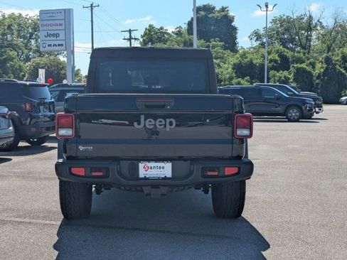 Used 2021 Jeep Gladiator Rubicon w/ Cold Weather Group AWD/4WD image 4
