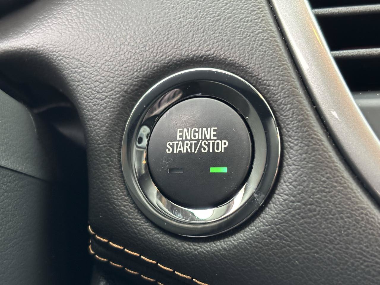 Used 2019 Chevrolet Trax LT w/ LT Convenience Package FWD image 22