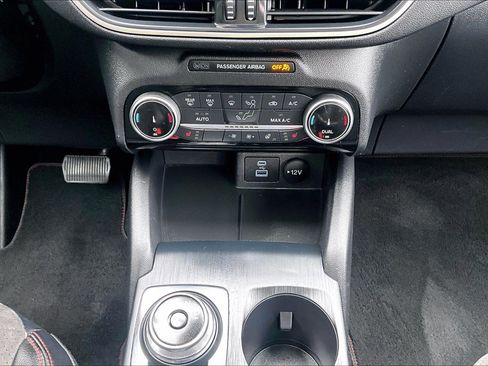 Certified 2022 Ford Escape SEL w/ SEL Stealth AWD Package image 24
