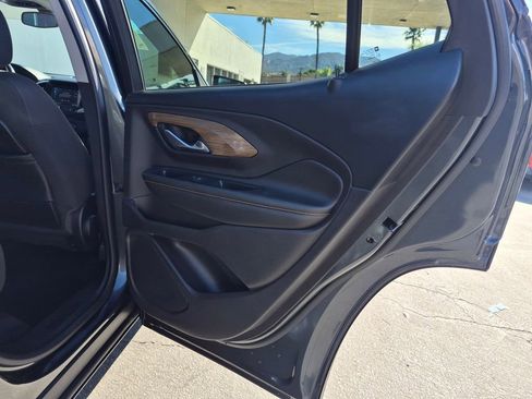 Used 2018 GMC Terrain SLE image 28