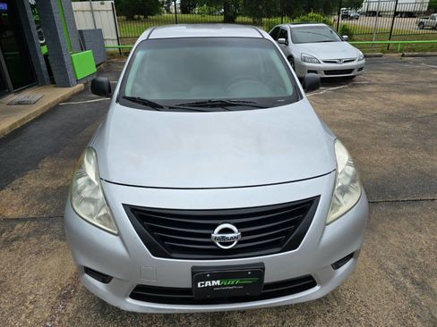 Used 2014 Nissan Versa S Plus image 4