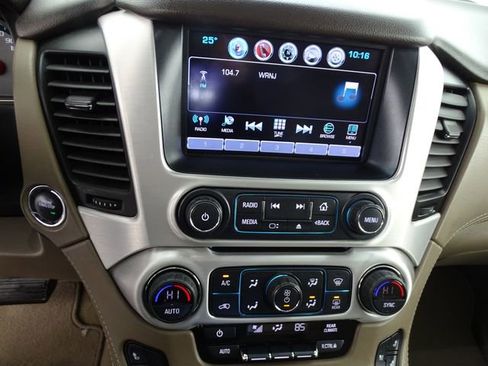 Used 2018 GMC Yukon SLT w/ Open Road Package image 16