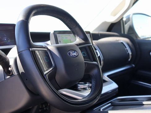 Certified 2025 Ford Expedition Max Platinum image 27