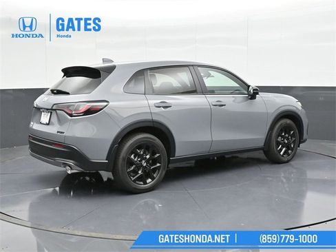 Certified 2025 Honda HR-V Sport image 2