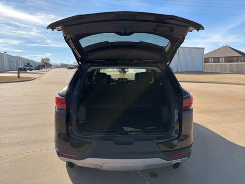 Used 2023 Chevrolet Blazer LT w/ Midnight/Sport Edition image 5