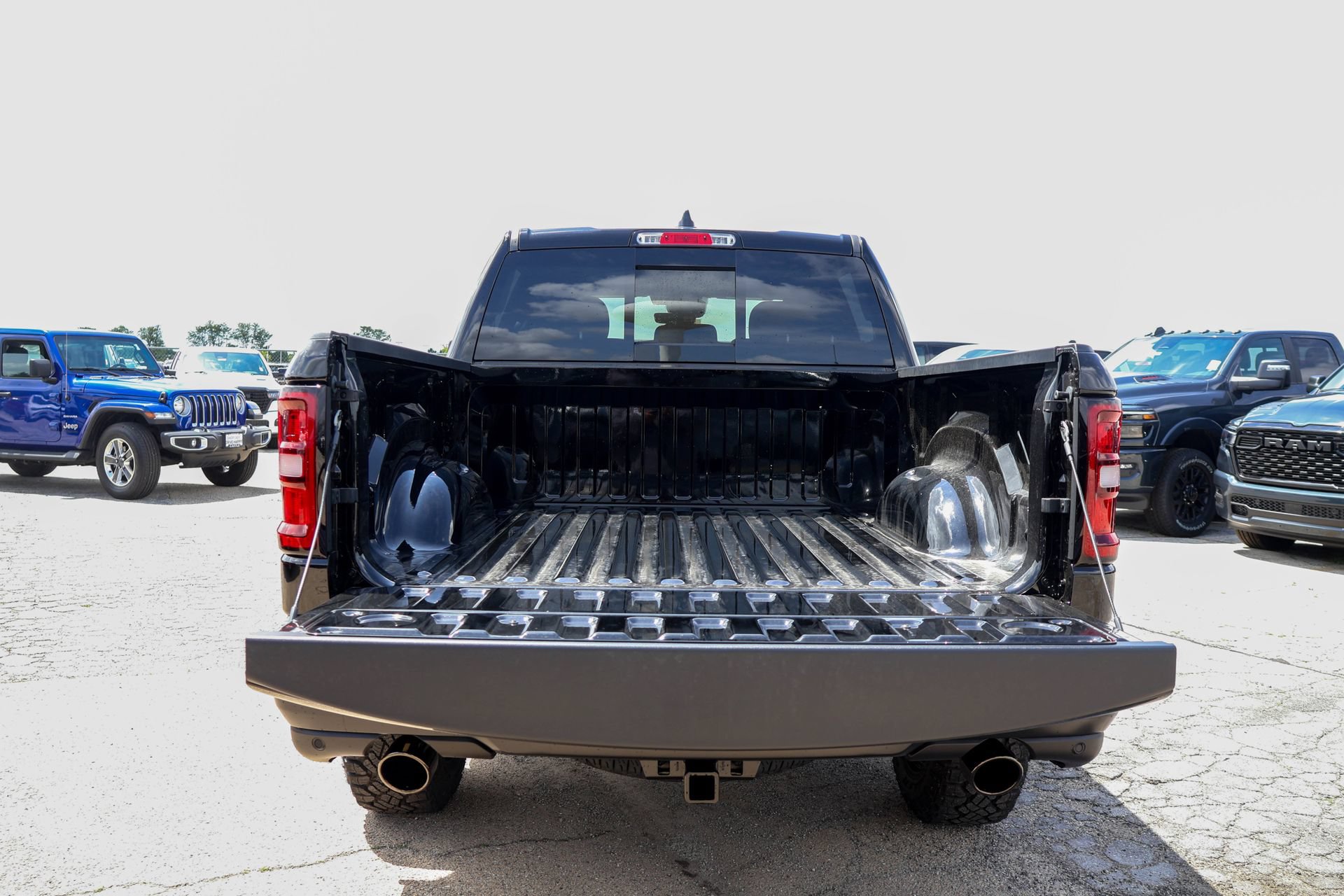 New 2026 RAM 1500 Warlock AWD/4WD image 15