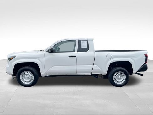 Used 2024 Toyota Tacoma SR RWD image 5