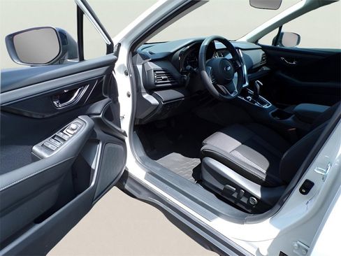 Used 2025 Subaru Outback Premium image 13