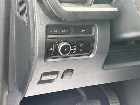 Used 2024 Ford F250 Lariat w/ Tremor Off-Road Package AWD/4WD image 29