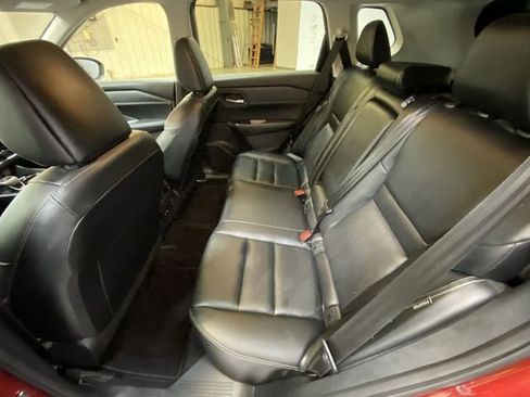 Used 2025 Nissan Rogue SL FWD image 24