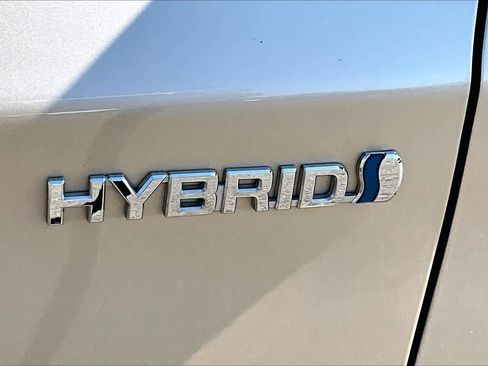 Used 2011 Toyota Prius Three w/ Navigation Pkg FWD image 9