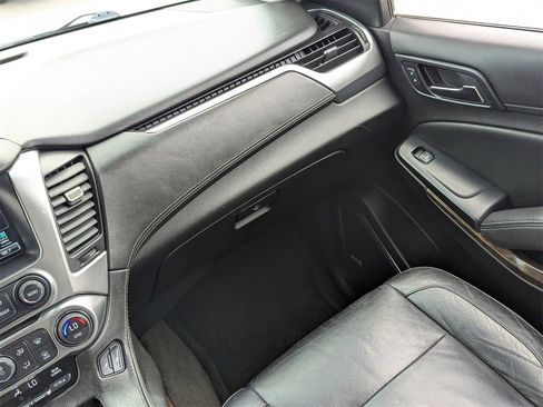 Used 2016 Chevrolet Suburban LT image 19