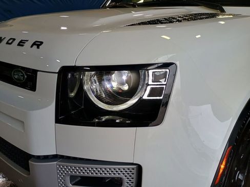 Used 2024 Land Rover Defender 110 S image 29