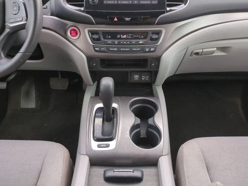 Used 2020 Honda Pilot EX image 19