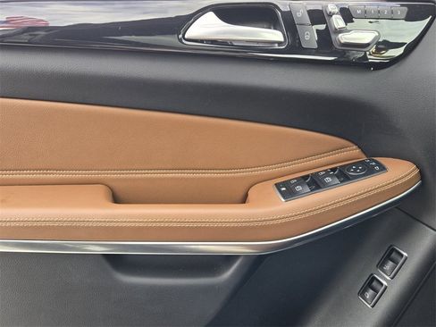 Used 2018 Mercedes-Benz GLS 550 4MATIC image 34