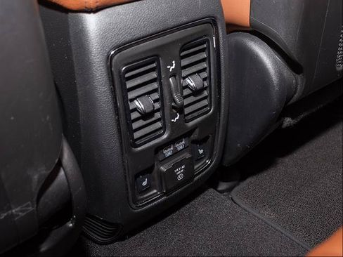 Used 2020 Jeep Grand Cherokee Summit AWD/4WD image 19