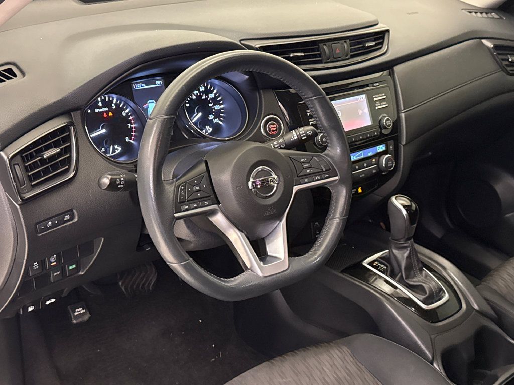 Used 2017 Nissan Rogue SV w/ Midnight Edition FWD image 21