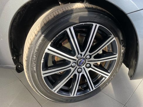 Used 2018 Volvo S60 T5 Inscription image 9